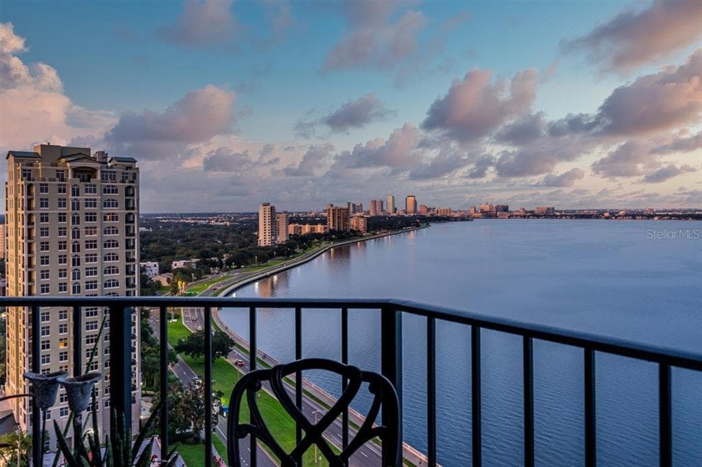 3301 BAYSHORE BOULEVARD UNIT 2207B TAMPA, FL 33629