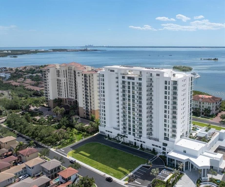 5713 BOWEN DANIEL DRIVE UNIT 806 TAMPA, FL 33616