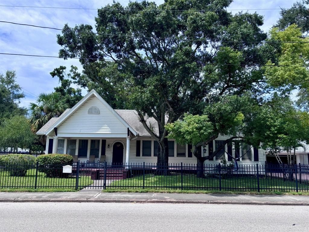 315 S BERMUDA BOULEVARD TAMPA, FL 33605