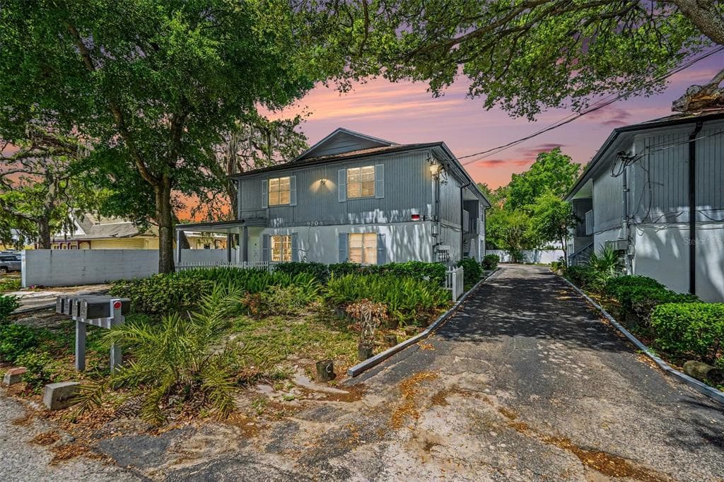 9208 N CONNECHUSETT ROAD UNIT D TAMPA, FL 33617