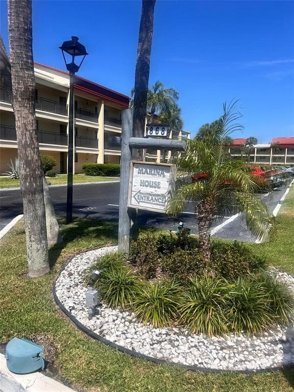 868 BAYWAY BOULEVARD UNIT 304 CLEARWATER BEACH, FL 33767