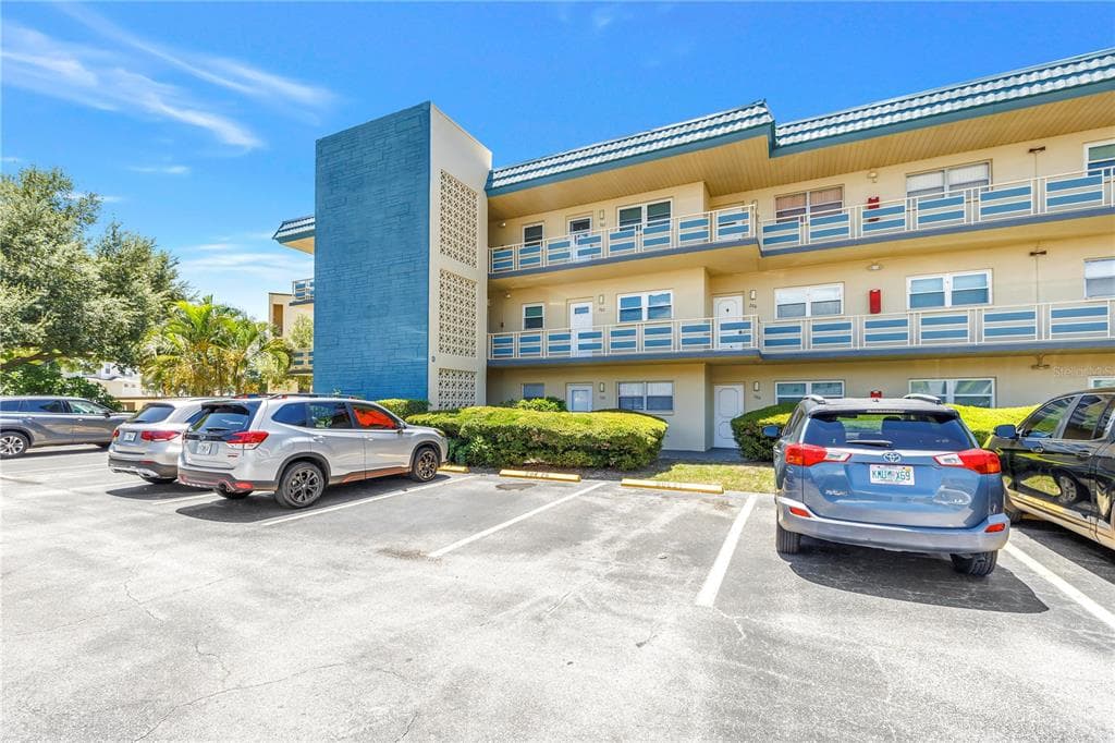 5750 80TH STREET N UNIT D107 ST PETERSBURG, FL 33709