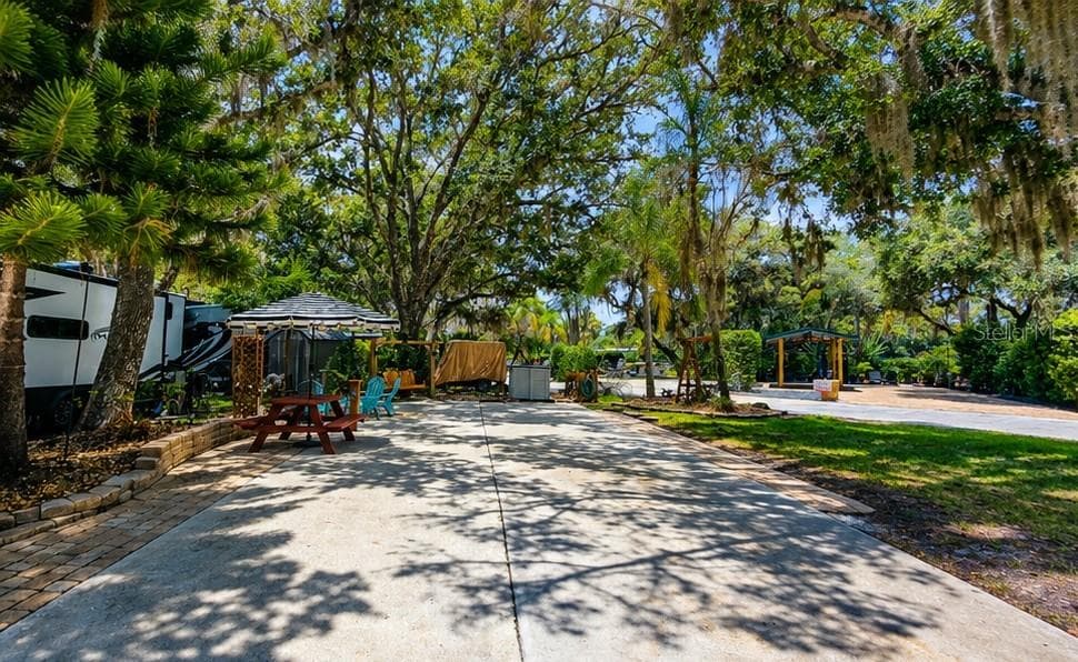243 SADDLE LANE RIVER RANCH, FL 33867
