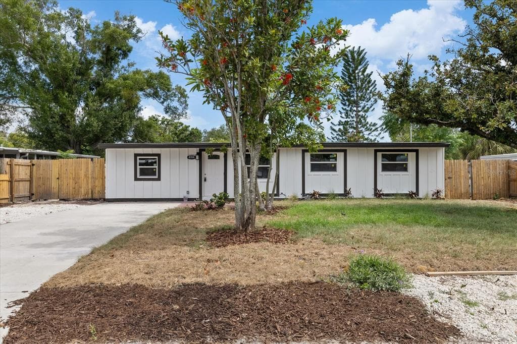 4104 W MONTGOMERY TERRACE TAMPA, FL 33616