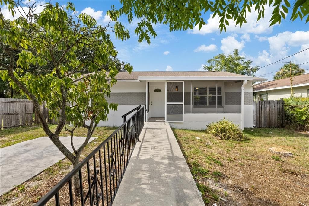3816 E EMMA STREET TAMPA, FL 33610