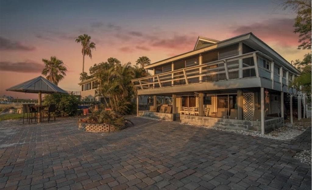 3528 W SHELL POINT ROAD RUSKIN, FL 33570