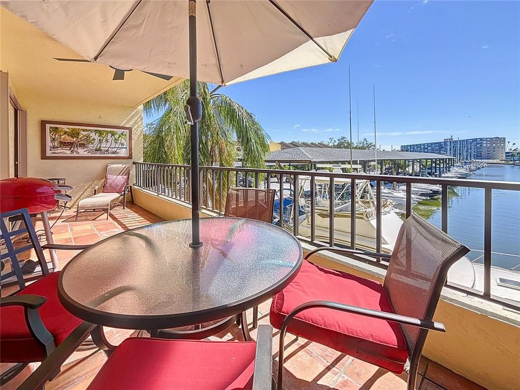 1750 HARBOR PLACE S UNIT 104 SOUTH PASADENA, FL 33707