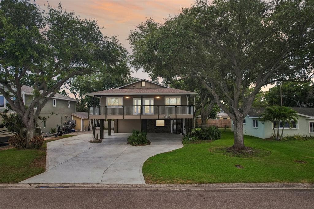 300 90TH AVENUE NE ST PETERSBURG, FL 33702