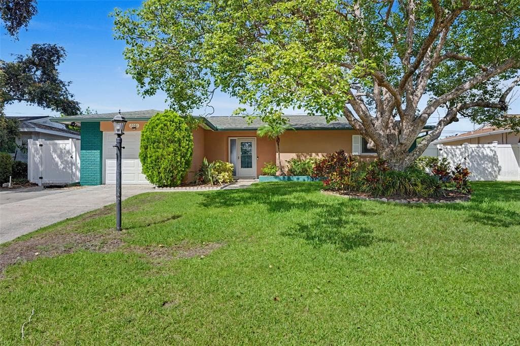 2061 FAIR OAK DRIVE CLEARWATER, FL 33763