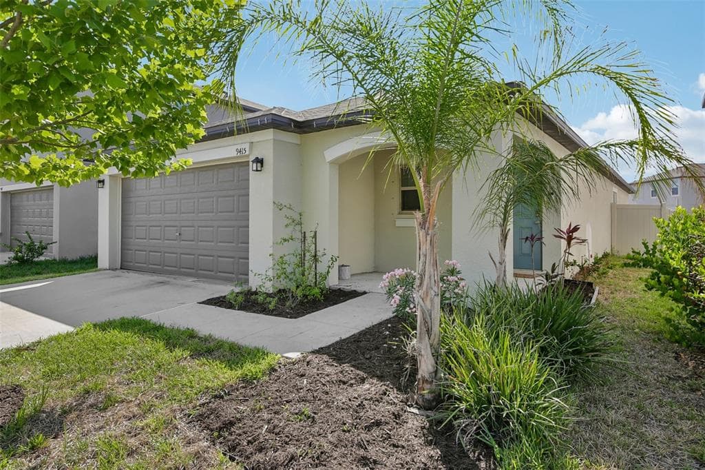 9415 LEMON DROP LOOP SUN CITY CENTER, FL 33573