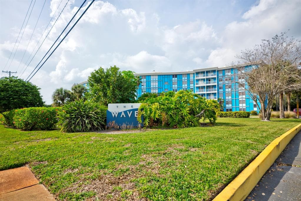 3315 58TH AVENUE S UNIT 306 ST PETERSBURG, FL 33712