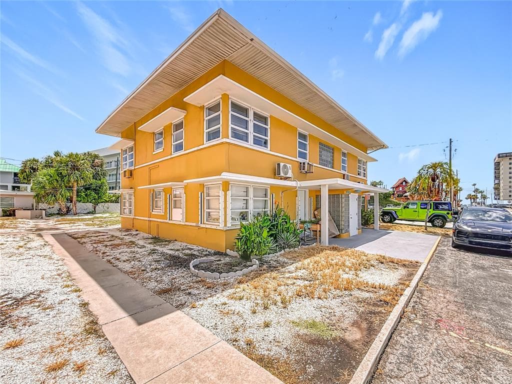 107 154TH AVENUE UNIT 2 MADEIRA BEACH, FL 33708