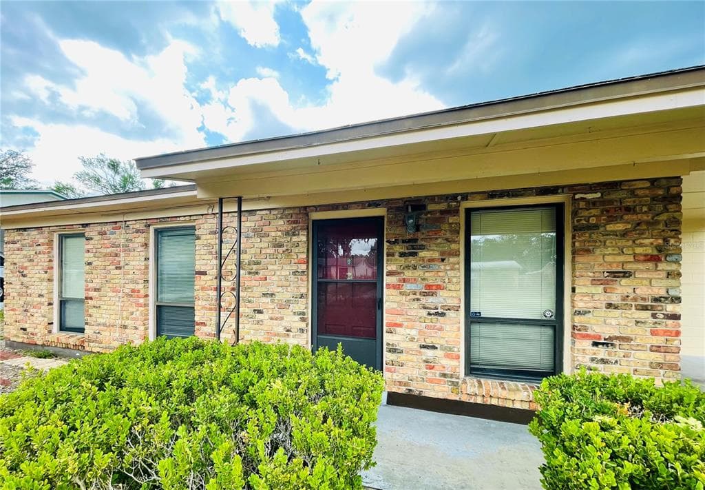 7310 FILBERT LANE TAMPA, FL 33637