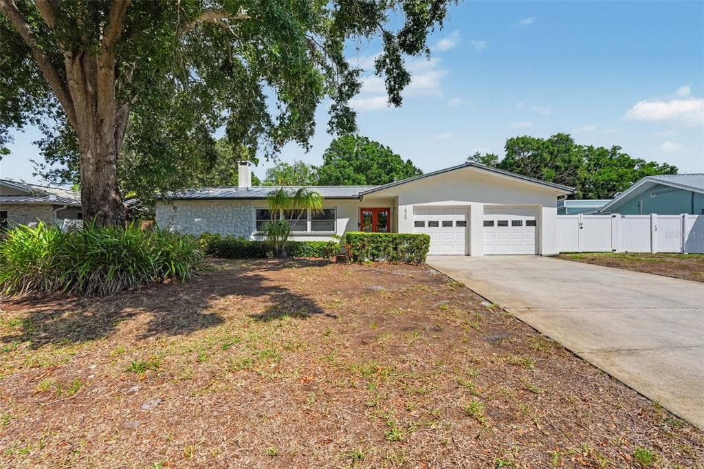 1835 DORMIEONE ROAD N ST PETERSBURG, FL 33710