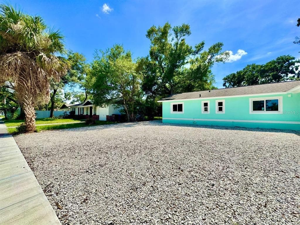 4306 PORPOISE DRIVE UNIT B TAMPA, FL 33617