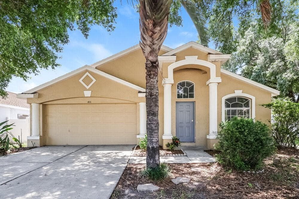 416 SANGRIA DRIVE VALRICO, FL 33594