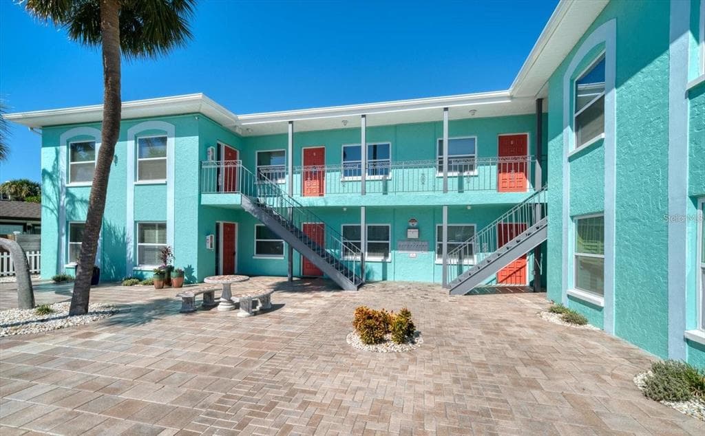 555 69TH AVENUE UNIT 1 ST PETERSBURG, FL 33706