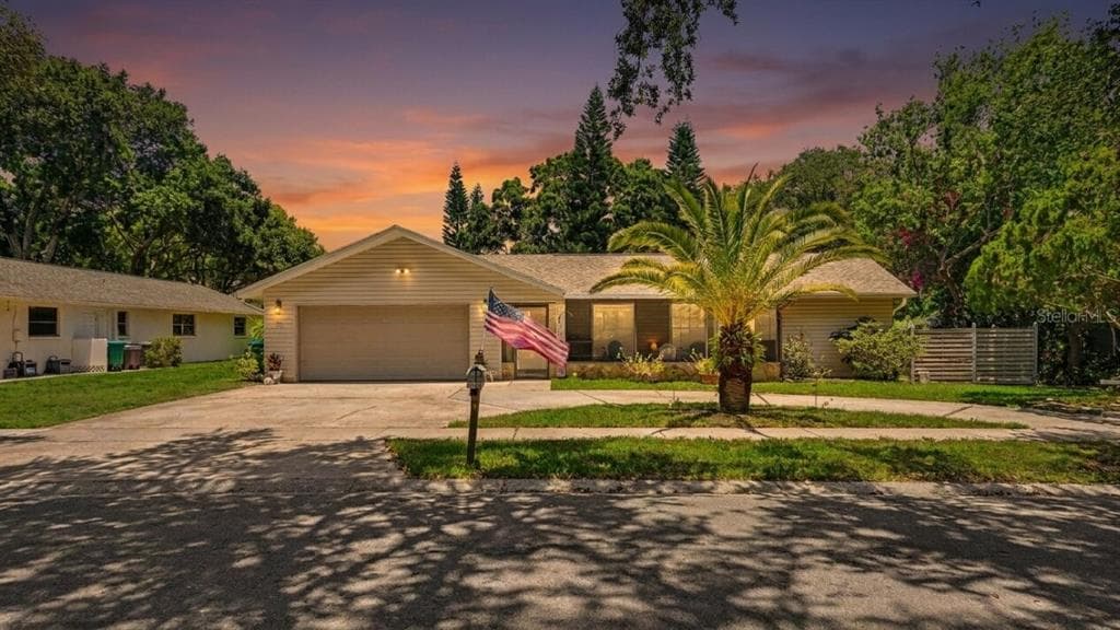 165 WOODCUTTER LANE