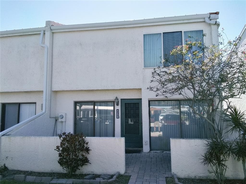 4209 FOGCUTTER COURT UNIT 4209 TAMPA, FL 33615