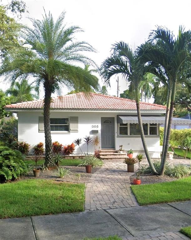 305 25TH AVENUE NE ST PETERSBURG, FL 33704