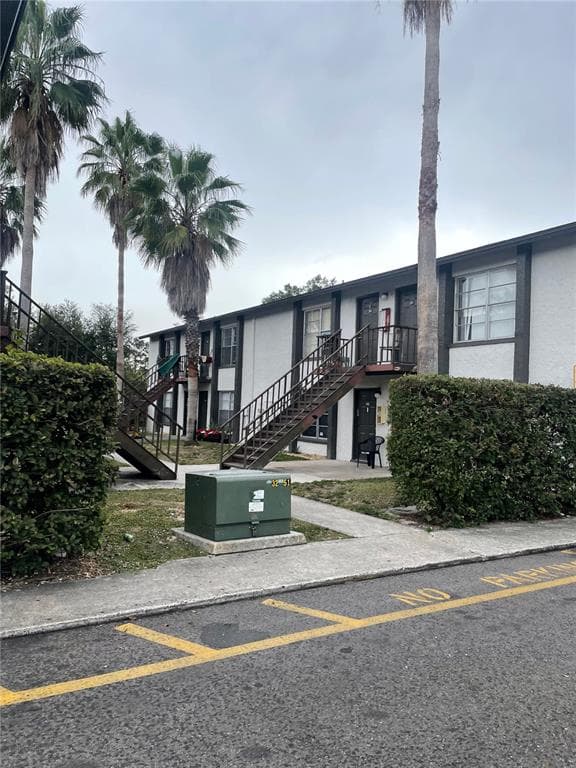 1311 BAYWATCH LOOP UNIT 204 TAMPA, FL 33612