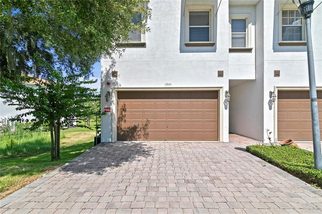 11504 BELLAMAR STREET TAMPA, FL 33637