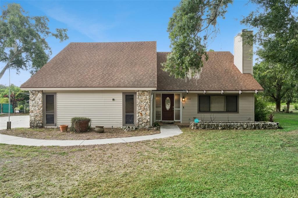 9916 JACKSON ROAD LEESBURG, FL 34788