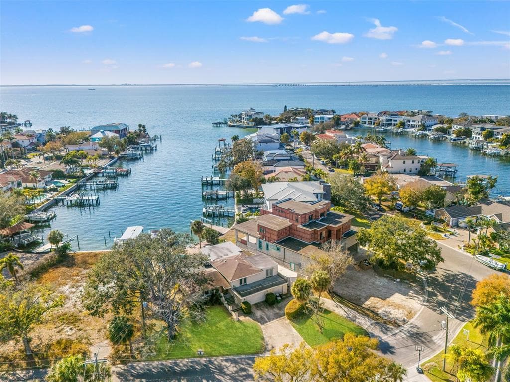 2605 S BEACH DRIVE TAMPA, FL 33629