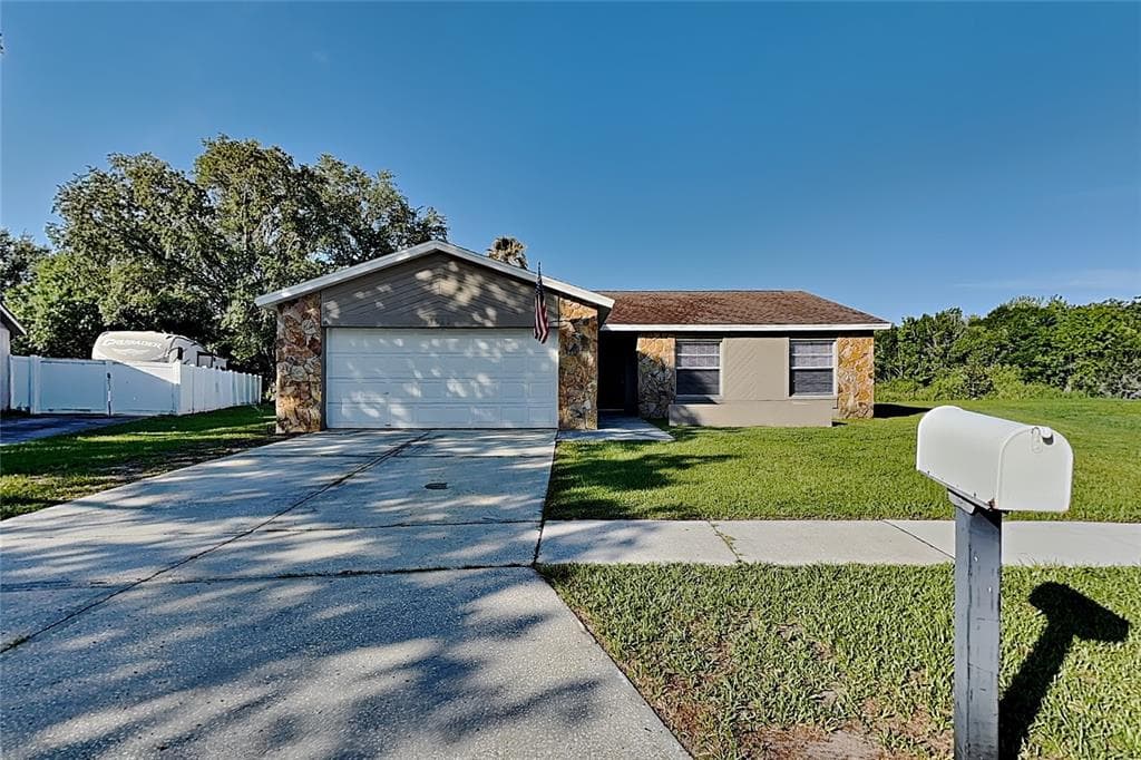 1020 RED OAK CIRCLE BRANDON, FL 33511