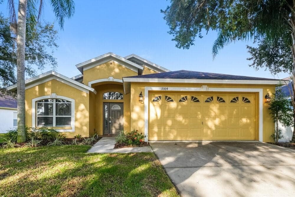 3304 PIN OAK LANE TAMPA, FL 33618