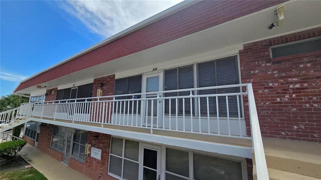 3540 32ND AVENUE N UNIT 214 ST PETERSBURG, FL 33713