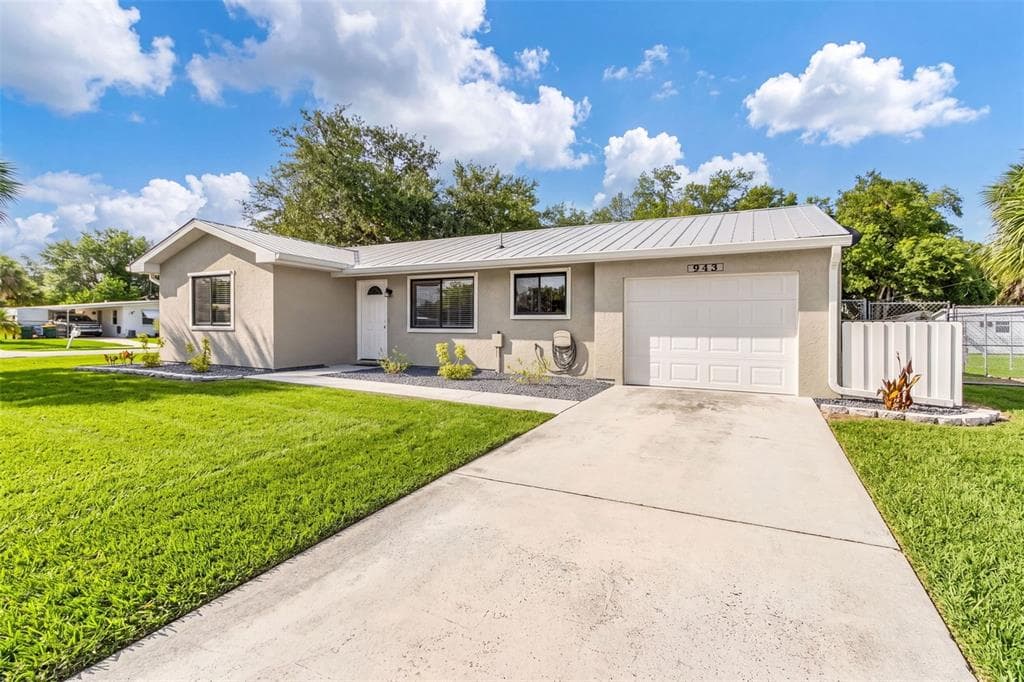 943 W TARPON BOULEVARD NW PORT CHARLOTTE, FL 33952