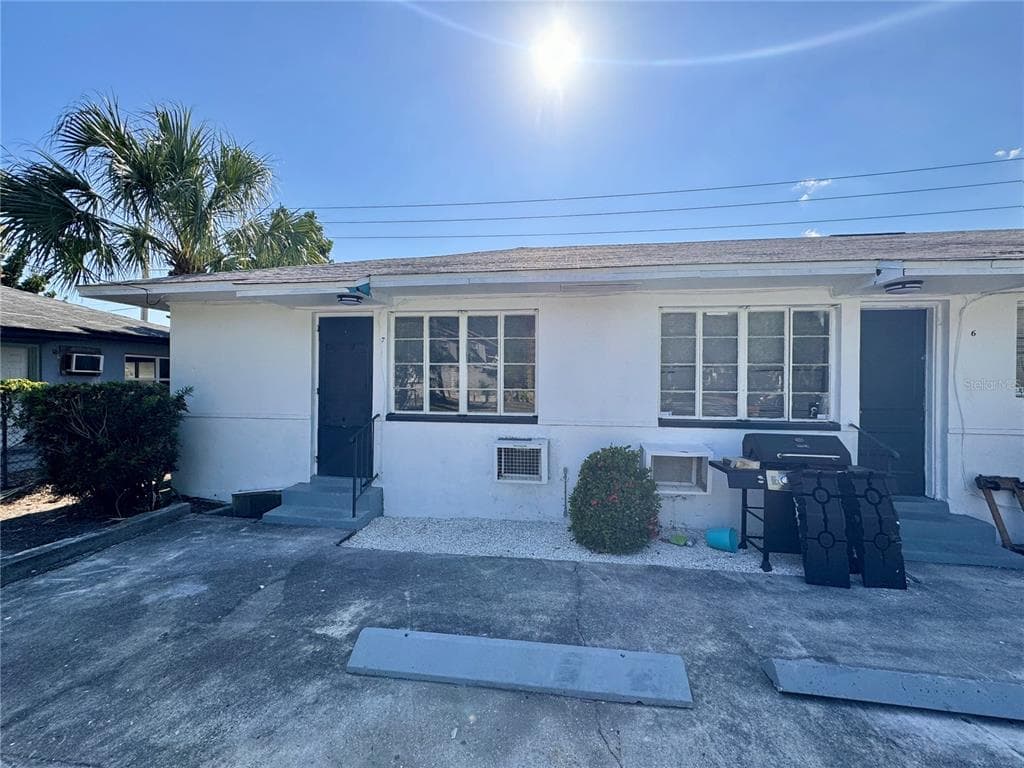 2318 4TH STREET S UNIT 2 ST PETERSBURG, FL 33705