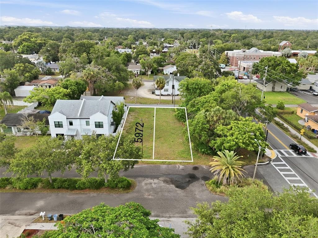 5972 CENTRAL AVENUE NEW PORT RICHEY, FL 34653