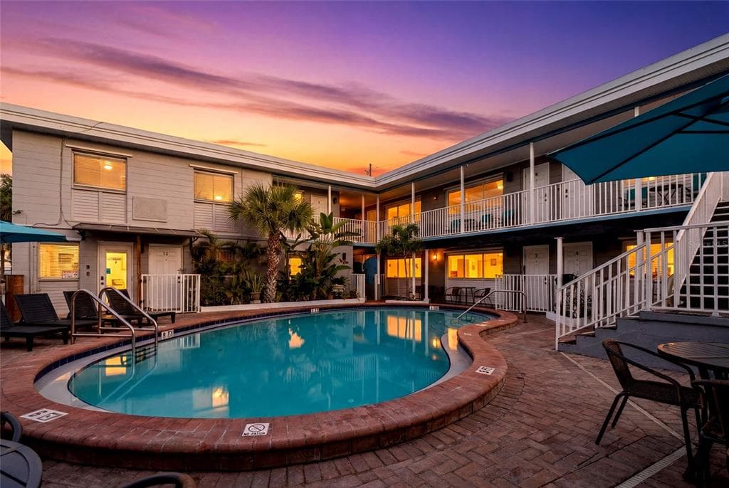 11965 GULF BOULEVARD ST PETERSBURG, FL 33706
