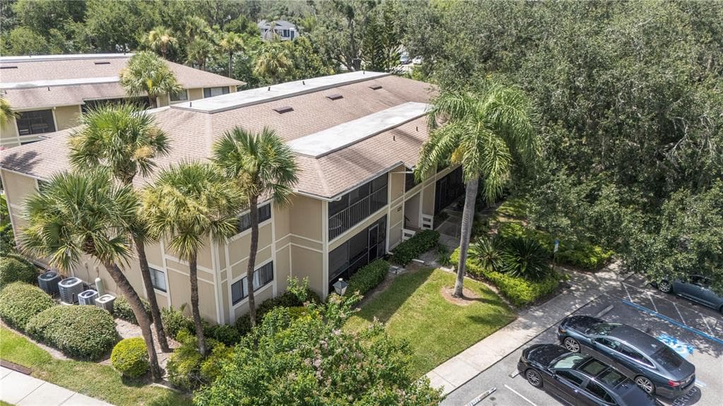 6018 LAKTREE LANE UNIT E TEMPLE TERRACE, FL 33617