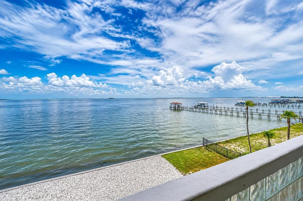 6504 SURFSIDE BOULEVARD UNIT 8 APOLLO BEACH, FL 33572