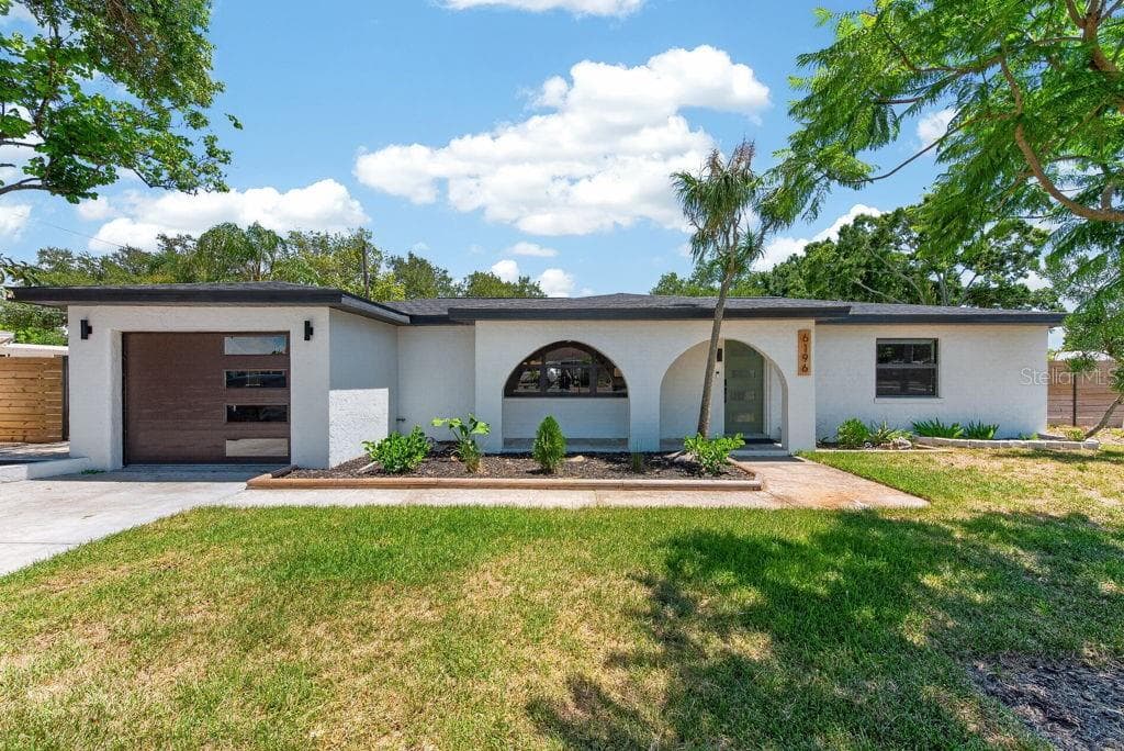 6196 44TH AVENUE N ST PETERSBURG, FL 33709