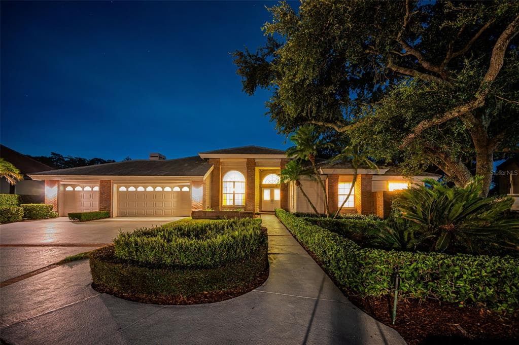 4995 CAMBERLEY LANE OLDSMAR, FL 34677