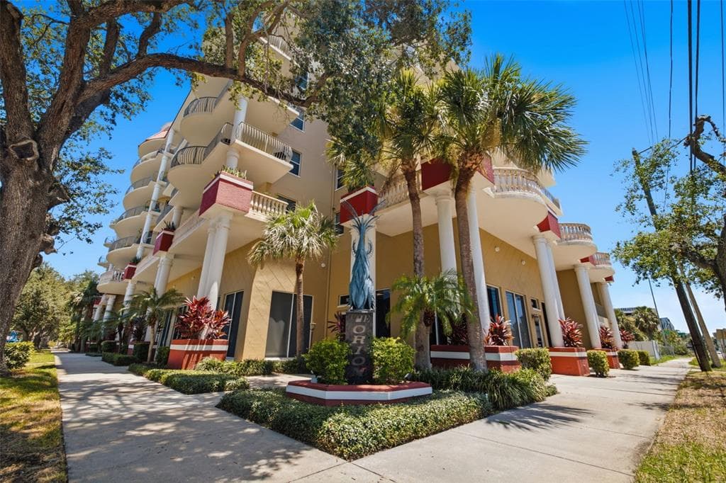 750 4TH AVENUE S UNIT 305D ST PETERSBURG, FL 33701