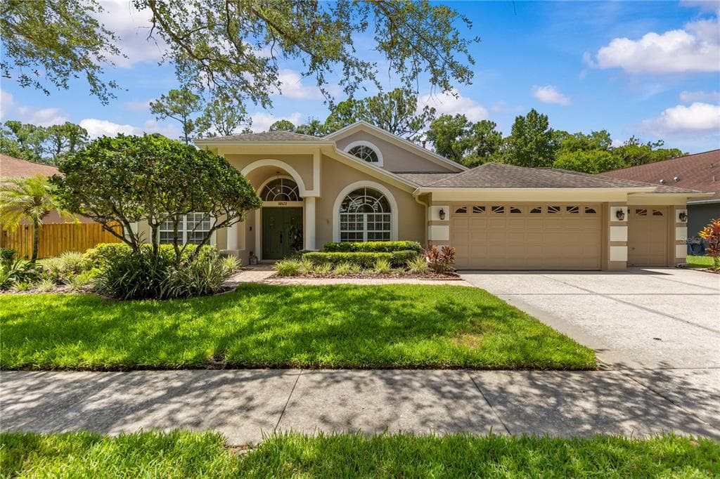 10522 CHAMBERS DRIVE TAMPA, FL 33626