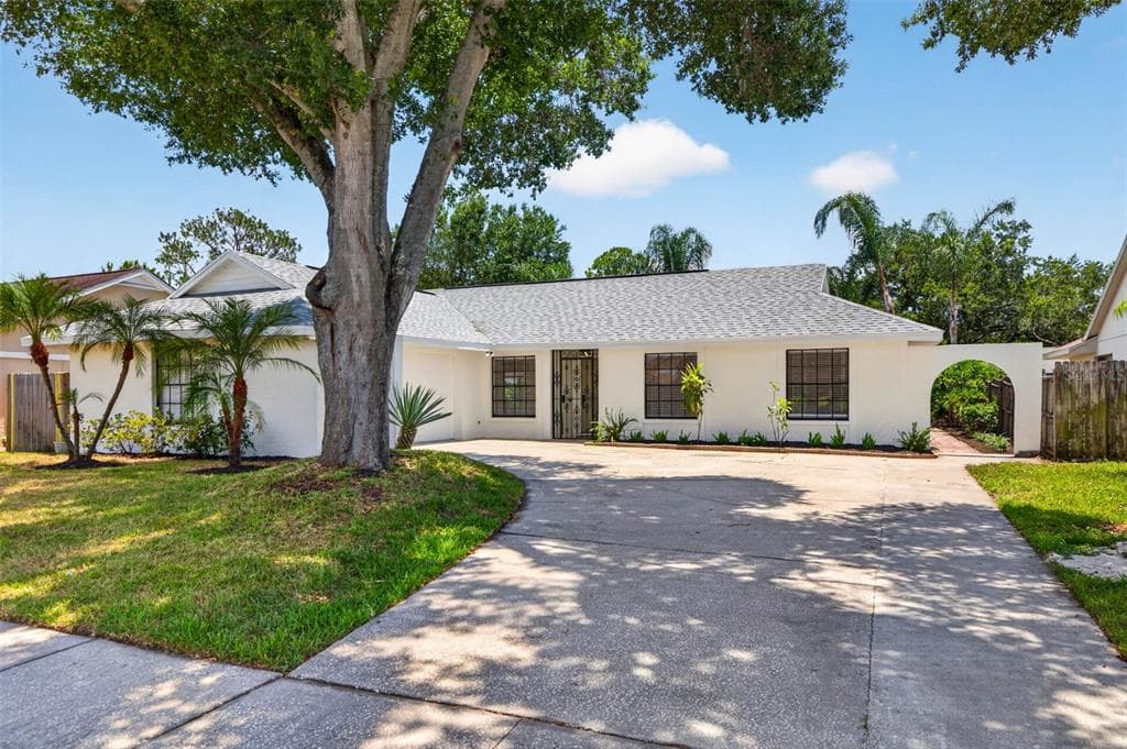 5106 PENNSBURY DRIVE