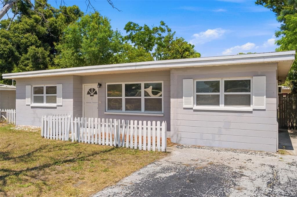 8871 93RD STREET SEMINOLE, FL 33777