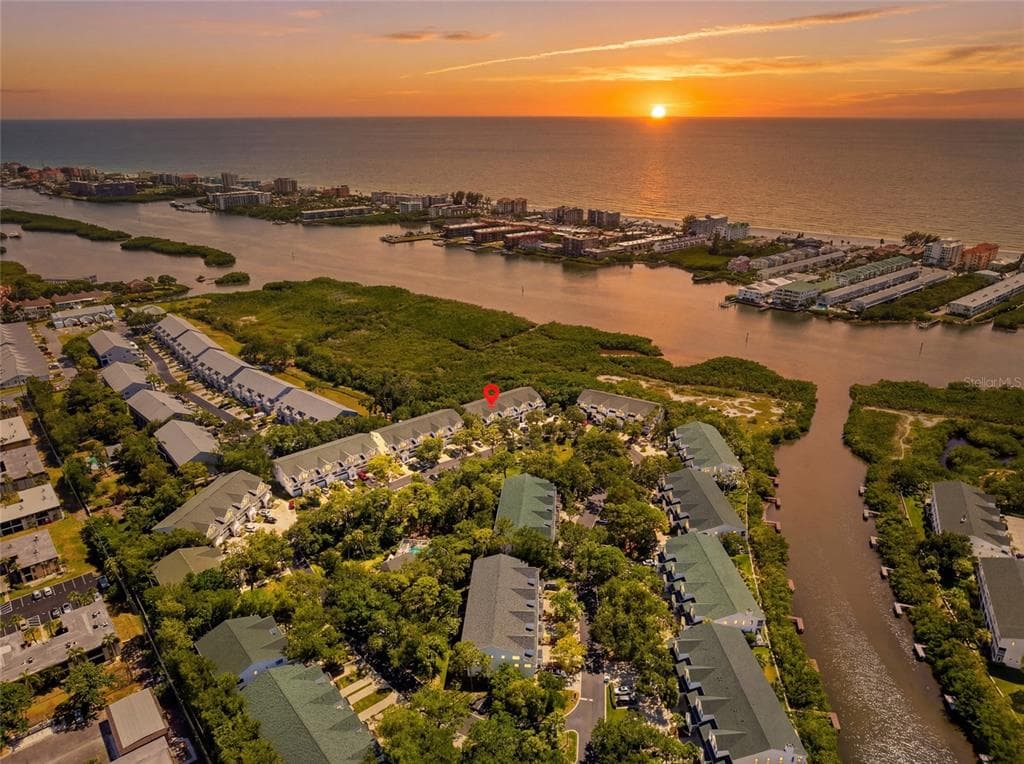 9824 INDIAN KEY TRAIL UNIT 80 SEMINOLE, FL 33776