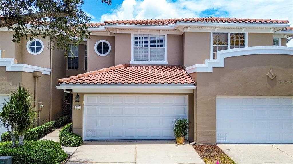 256 VALENCIA CIRCLE ST PETERSBURG, FL 33716