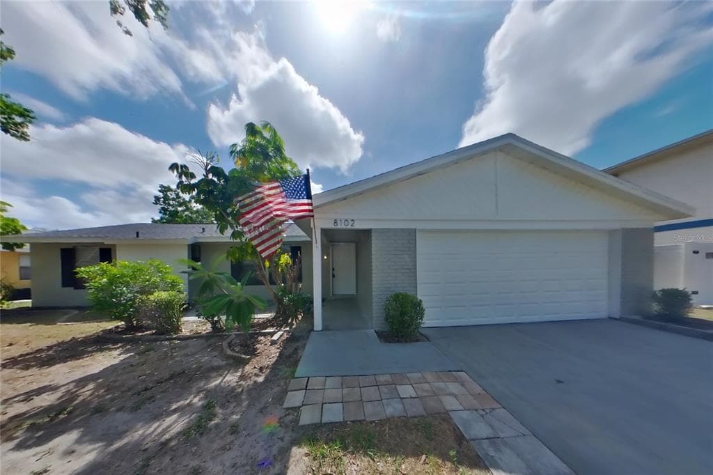 8102 CHICKASAW LANE PORT RICHEY, FL 34668