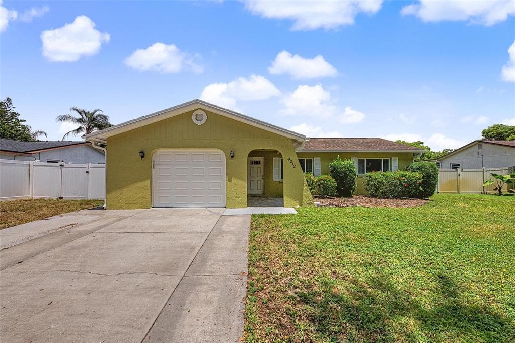 4212 GRAY SQUIRREL LANE NEW PORT RICHEY, FL 34653
