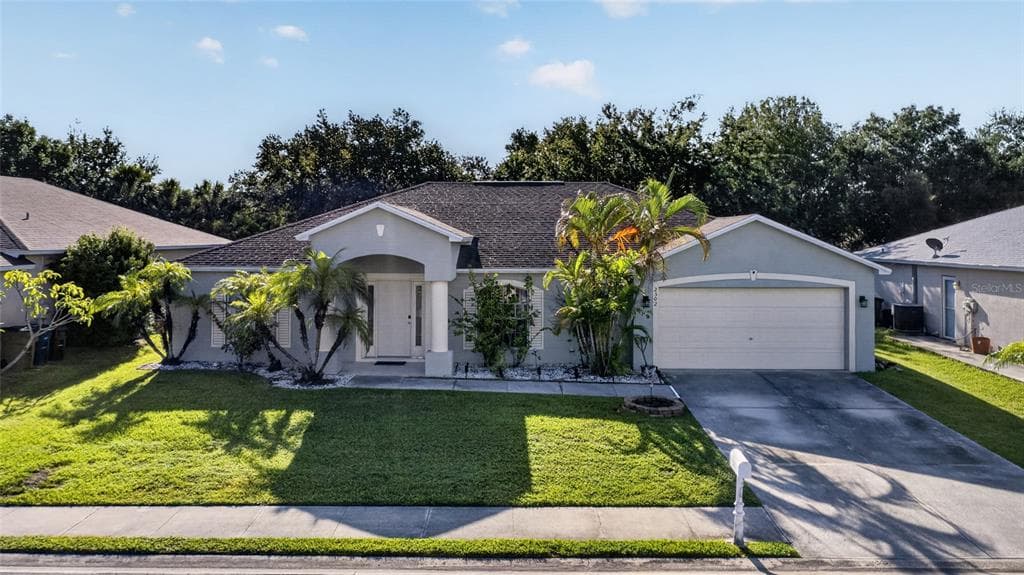 2502 NATURE POINTE LOOP FORT MYERS, FL 33905