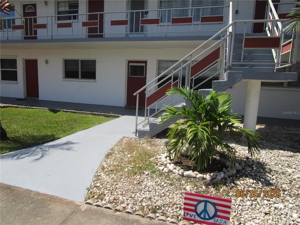1950 58TH AVENUE N UNIT 10