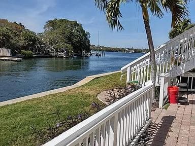 3893 POMPANO DRIVE SE UNIT A ST PETERSBURG, FL 33705